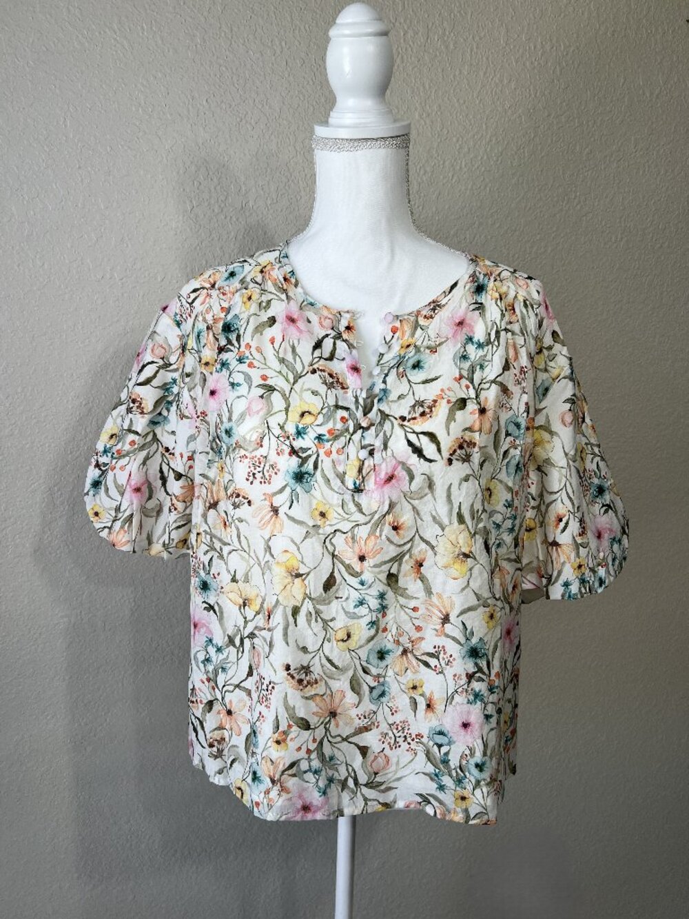 Vince Camuto Blouse Pink Cream Floral Puff Short Sleeve Lined Top Size Medium